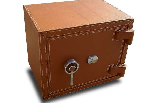 Сейф FERRIMAX с кожаной отделкой