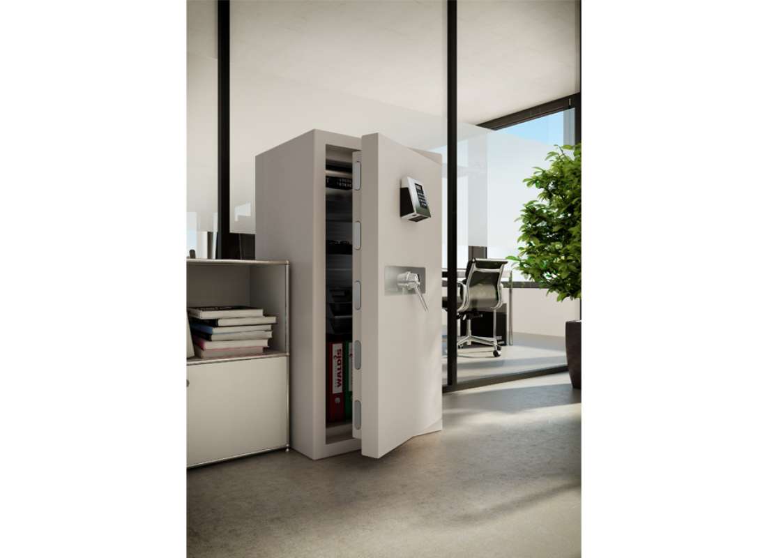 Большой сейф WALDIS в интерьере офиса