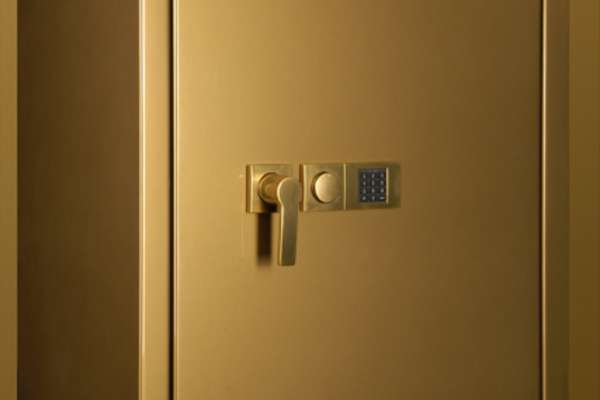 Сейф для квартиры