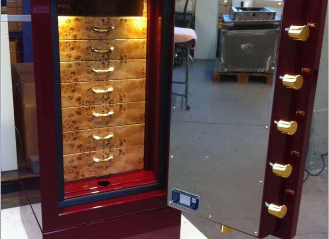 Сейф TARGO Maestro с роскошной отделкой