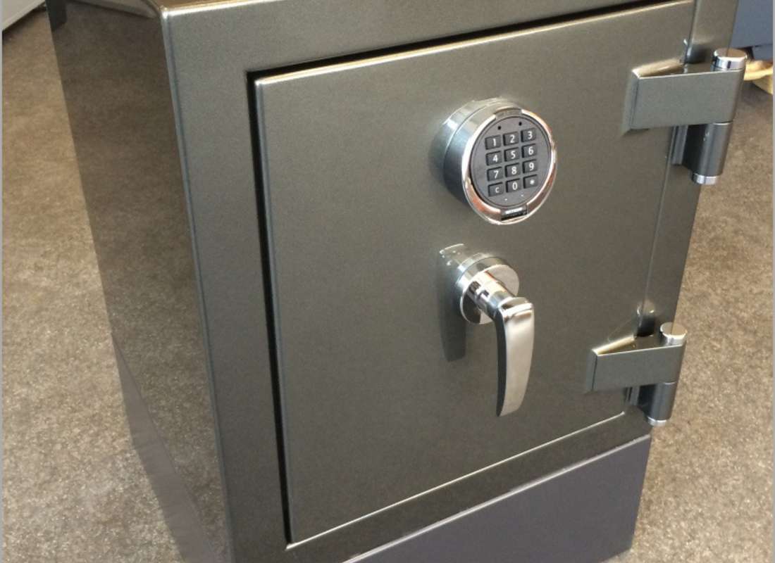 Маленький серый сейф Maestro I