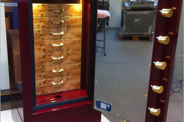 Сейф TARGO Maestro с роскошной отделкой