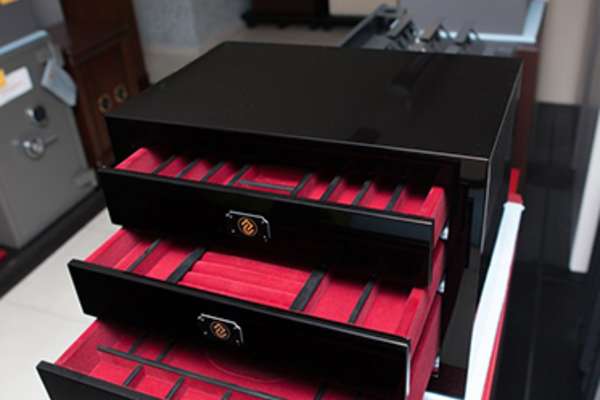 Блок-вставка в сейф для украшений