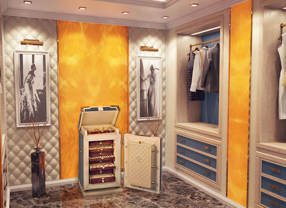 Сейф в гардеробной